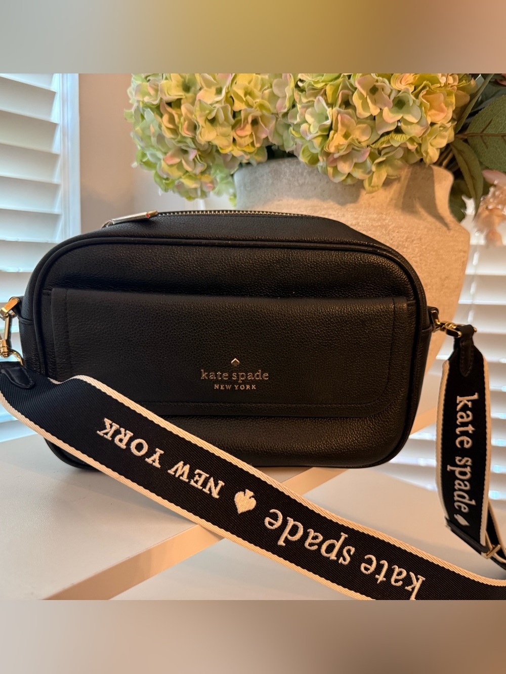 ♠️ Kate Spade saffiano leather crossbody bag with logo webbing strap.